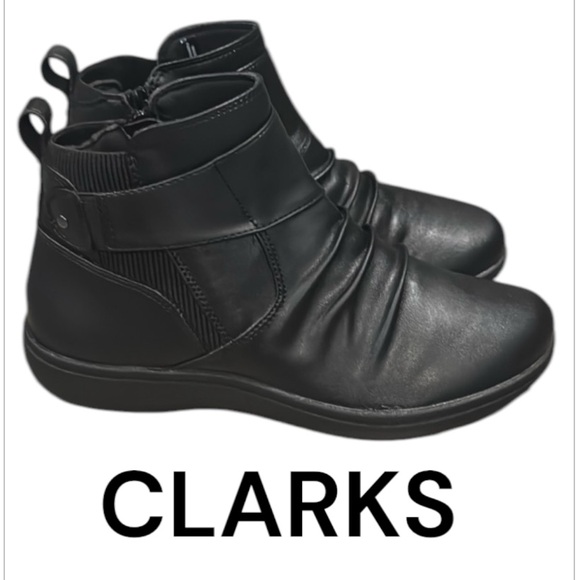 Authentic Clarks black ankle boots sz woman's 7 Wide - Picture 1 of 11
